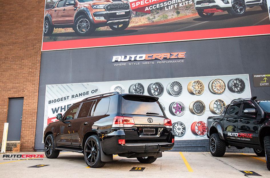 TOYOTA LANDCRUSIER SLIDE GLOSS BLACK